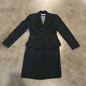 TAHARI Pinstripe Blazer and Skirt Set / Suit